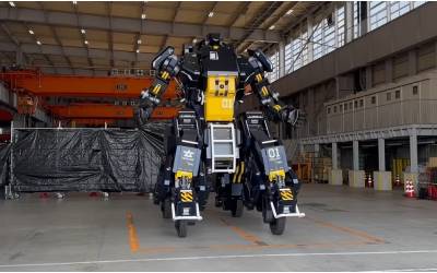Японский стартап создал вилочный погрузчик, который напоминает огромного робота